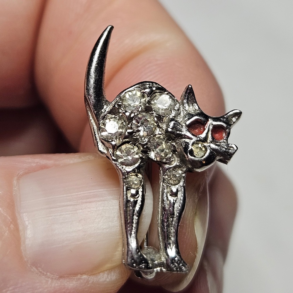 Cat Pin Brooch Vintage Unisex OS Silver Rhinestone Arched Back Halloween Vibe